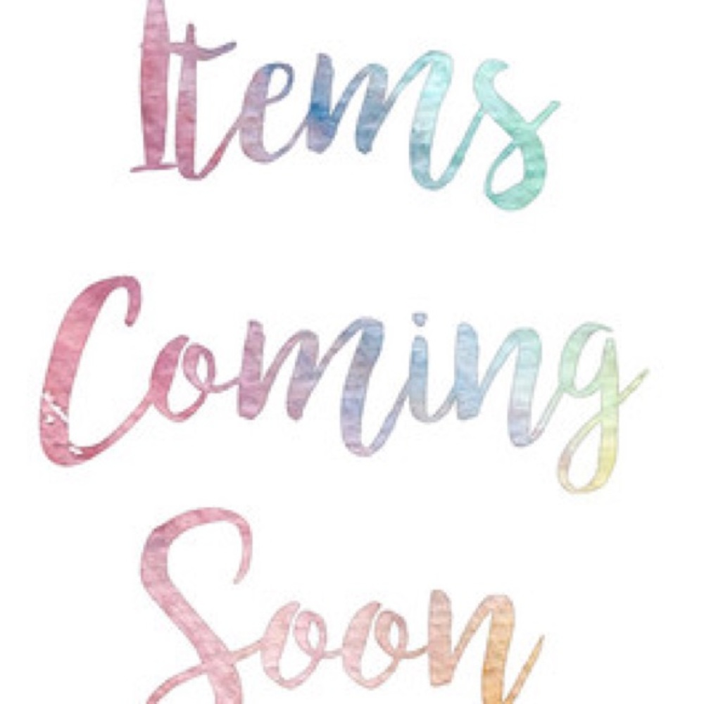 MORE ITEMS SOON...❤️